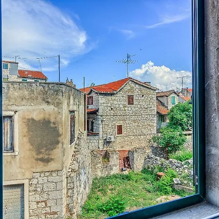 Charming Apartment Split